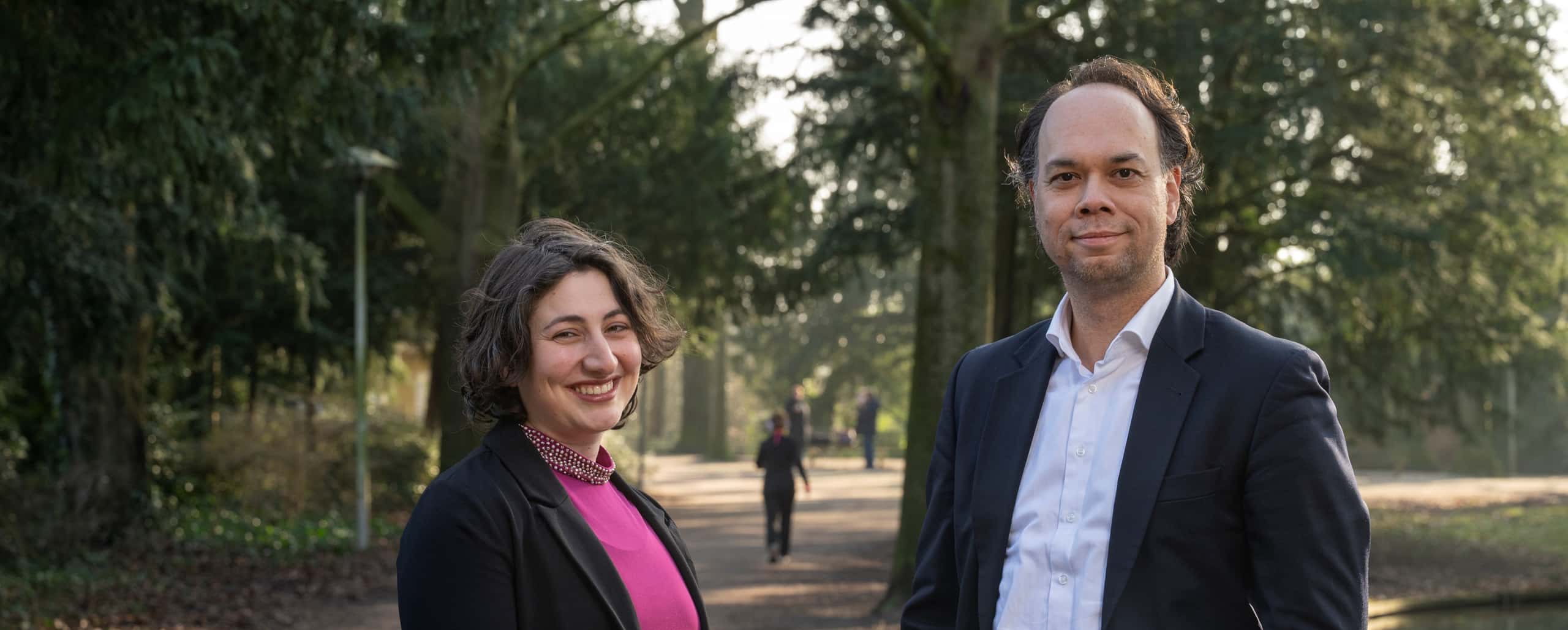 Mr. Miriam Saridi en Mr. Richard Coenraad